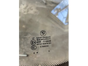 2017 BMW i8 Windshield Glass