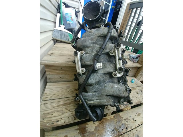 2007 Mercedes S550 Intake Manifold