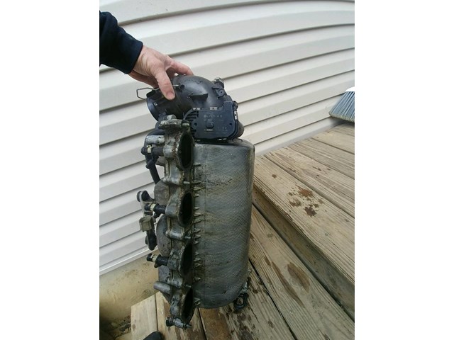 2007 Mercedes S550 Intake Manifold