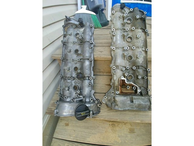2007 Mercedes S550 L & R engine Valve Covers 