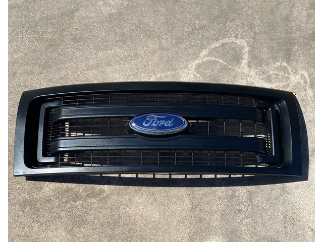 2013 Ford F150 Grille