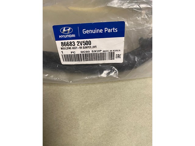 2013-2017 Hyundai Veloster Rear Bumper Moulding 