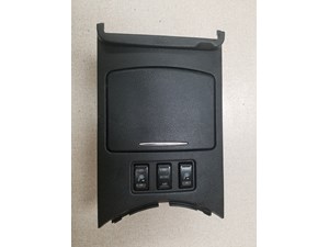 2008 Infiniti G35 Cup Holder with seat switches