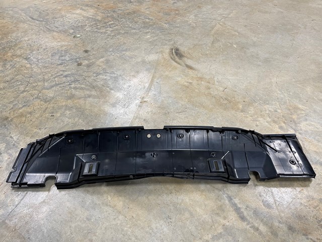 2002 BMW 325i Trunk Moulding