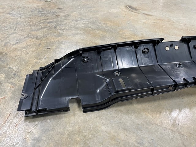 2002 BMW 325i Trunk Moulding