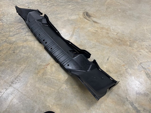 2002 BMW 325i Trunk Moulding