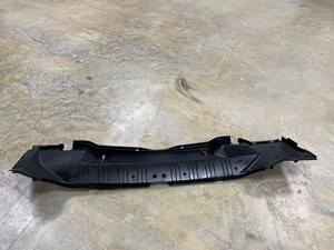 2002 BMW 325i Trunk Moulding