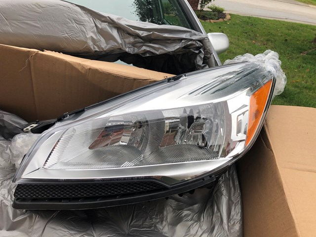 2013-2016  Ford Escape Headlight  CJ5Z-13008-D   Headlamp 572170