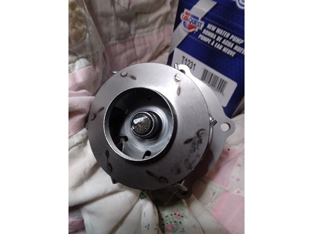 Carquest New In Box Water Pump T1231 (WITH GASKETS)