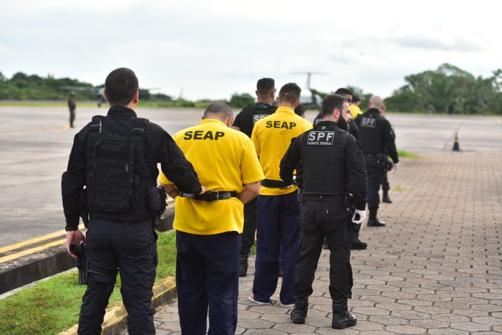 Mais 17 presos são transferidos para presídios federais. Veja lista -  Portal do Marcos Santos