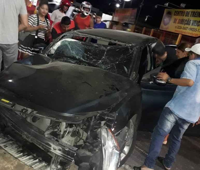 Empresário é vítima de acidente fatal ao colidir violentamente contra árvore Empresário é vítima de acidente fatal ao colidir violentamente contra árvore