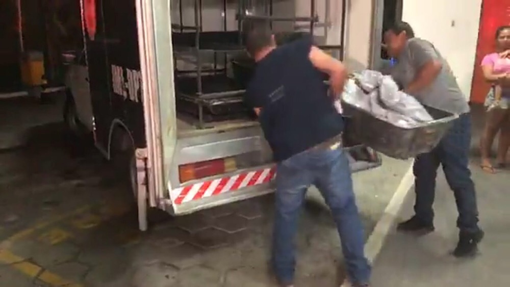 Corpo é encontrado em cova rasa em terreno de empresa na zona Leste Corpo é encontrado em cova rasa em terreno de empresa na zona Leste