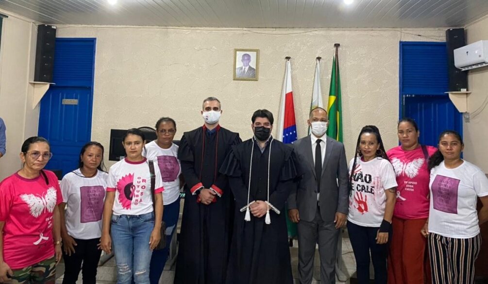 Homem é condenado a 20 anos de prisão após matar a companheira a facadas