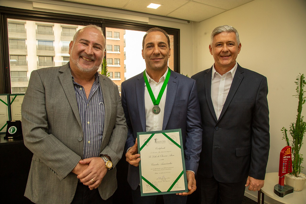 Diretores da Atem recebem medalha da Associação Pan-Amazônia Diretores da Atem recebem medalha da Associação Pan-Amazônia