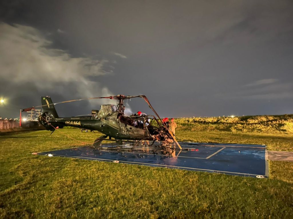 Helicóptero do Ibama é incendiado durante ataque em Manaus; veja