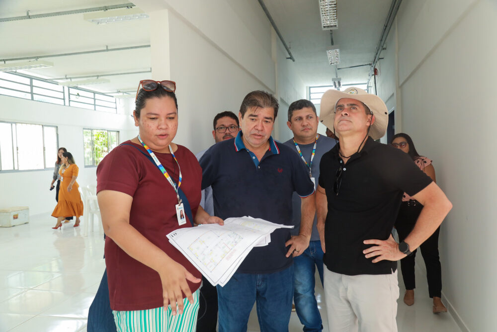David Almeida visita Cras e Creas que estão sendo reformados na zona Leste - Portal do Marcos Santos