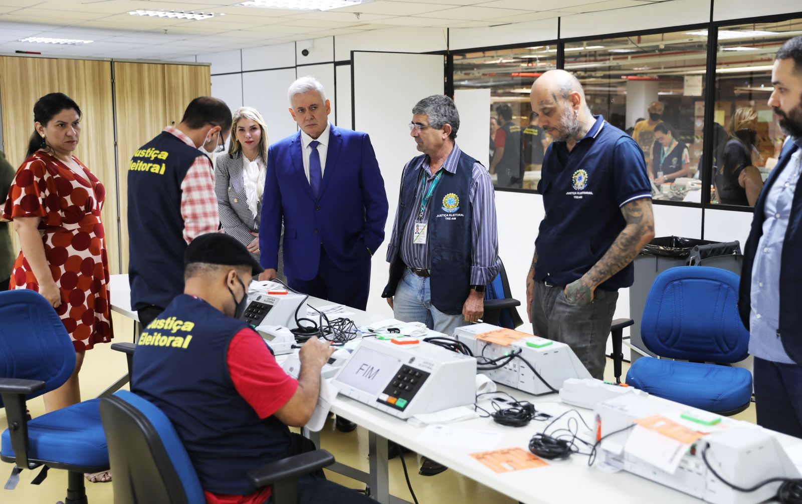 TRE-AM realiza processo de carga e lacre nas urnas eletr&ocirc;nicas &ndash; Portal do  Marcos Santos - Portal do Marcos Santos