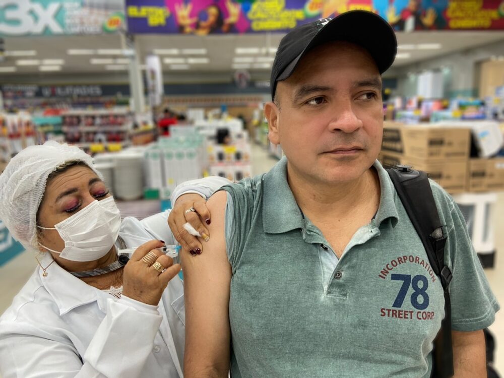Nova a&ccedil;&atilde;o da campanha de vacina&ccedil;&atilde;o contra Covid chega a shoppings centers  de Manaus - Portal do Marcos Santos