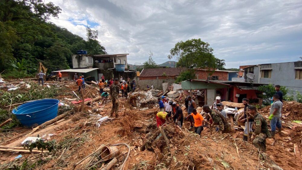 22 corpos ainda esperam identificação no litoral norte de SP - Portal do  Marcos Santos