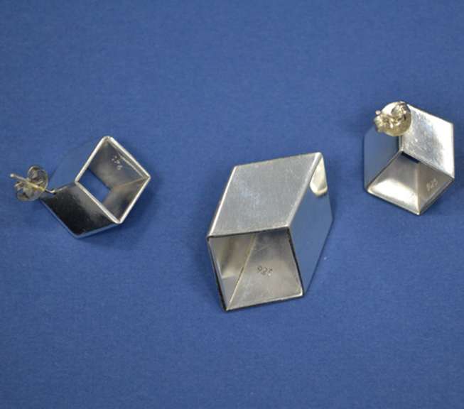 Brand New 925 Sterling Silver Pendant & Earrings Set