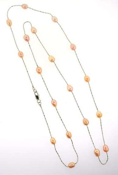 Flashy pearl station necklace