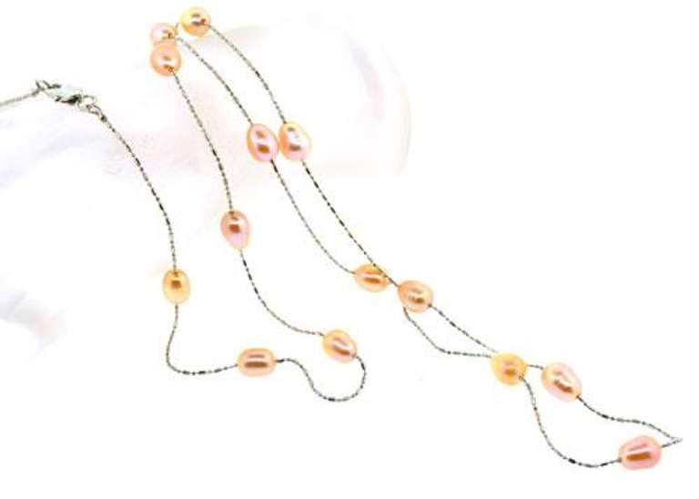 Flashy pearl station necklace