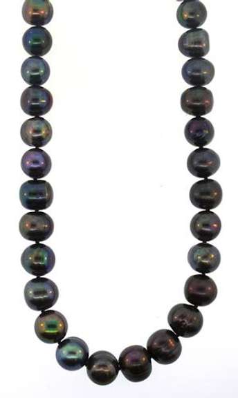 Elegant fresh water pearl necklace