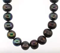 Elegant fresh water pearl necklace