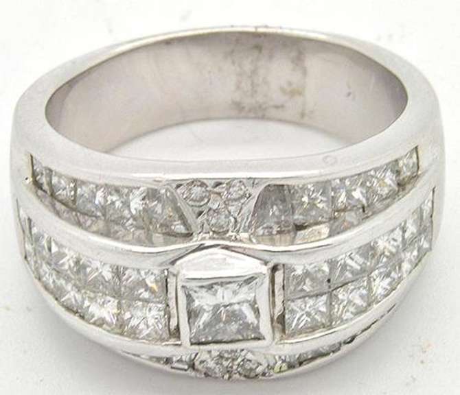 2+ctw Diamond Gent Ring in 14kt White Gold