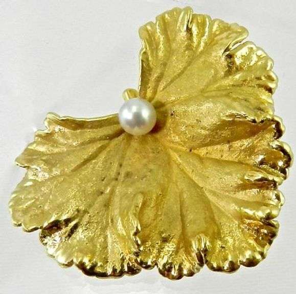 Exquisite 18K Leaf Brooch