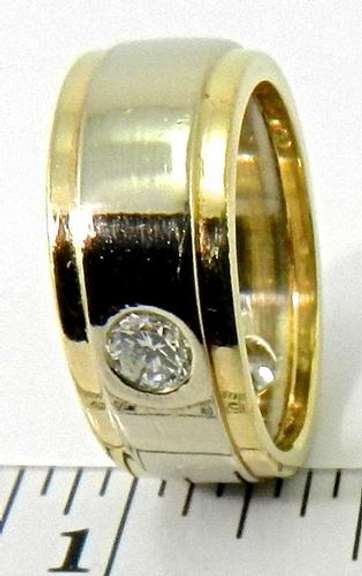 Sleek Two Tone Diamond Band