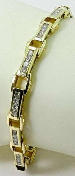 Diamond Bracelet with 1.5ctw of Diamonds in 14kt Gold