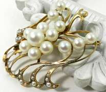 Vintage Stylized Bird Broach with Pearls