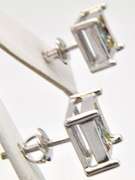 Gorgeous 1 carat Multi-Colored Diamond Pair of Earrings