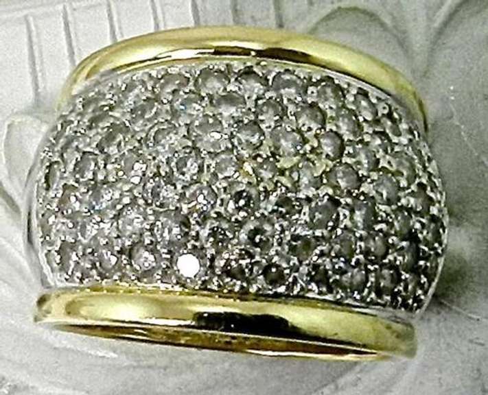 Fashionable Two tone diamond dome ring