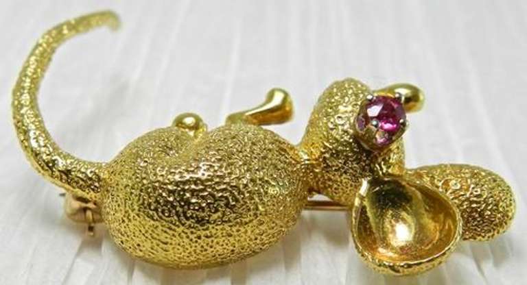 Adorable Mouse Brooch, 18K