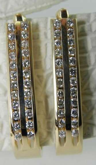 Superb 1ctw Hoop Diamond Earrings