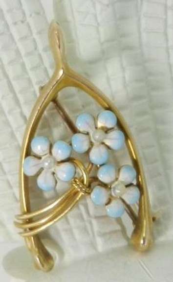 Charming Floral Brooch with Enamel