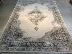 Stunning European Blend Of Fashion & Traditional 8x11