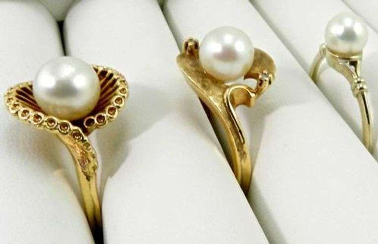 Group of 3 Pearl Rings