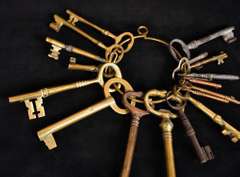 Vintage and Antique Brass and Iron Skeleton Keys Lot