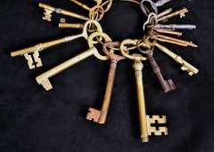 Vintage and Antique Brass and Iron Skeleton Keys Lot