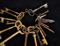Vintage and Antique Brass and Iron Skeleton Keys Lot