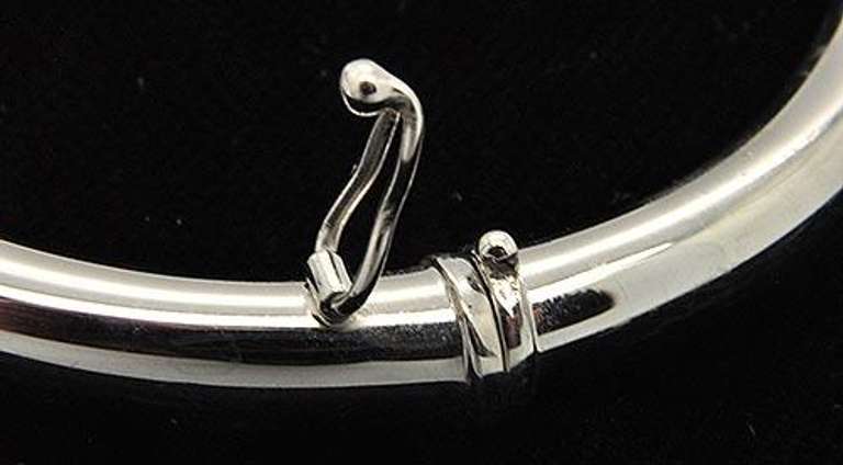 Elegant 14kt White Gold Bangle Bracelet, Mint Condition