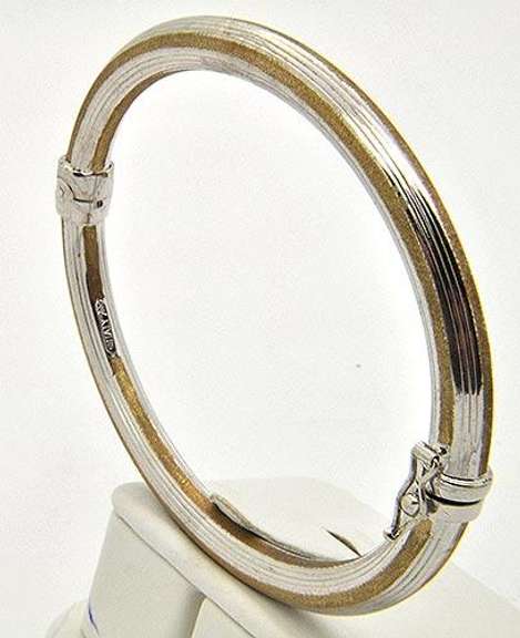 Elegant 14kt White Gold Bangle Bracelet, Mint Condition