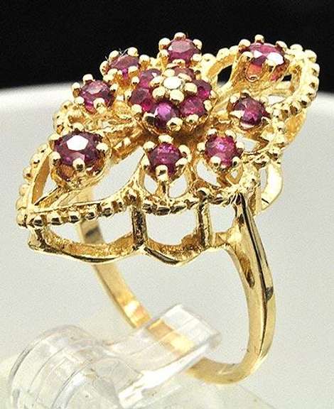 LADIES 14 KT YELLOW GOLD FILIGREE STYLE RING.