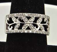 Elegant Floral Design Diamond Ring