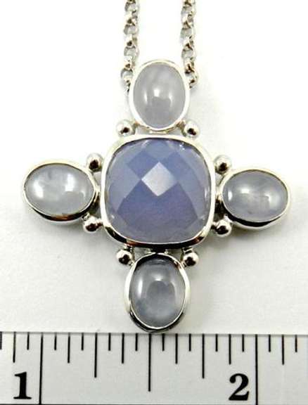 Cross Design 18kt Gold Necklace With Chalcedony Stones