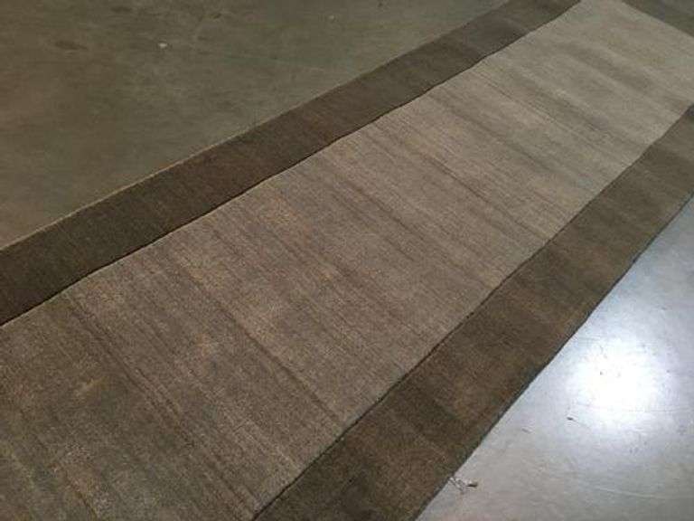 Solid Two Tone Design Hand Made & Carved Wool 9 Ft Runner