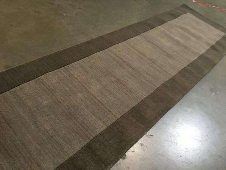 Solid Two Tone Design Hand Made & Carved Wool 9 Ft Runner